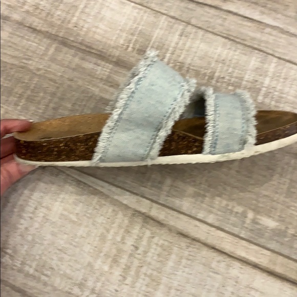 sandles - Picture 2 of 4